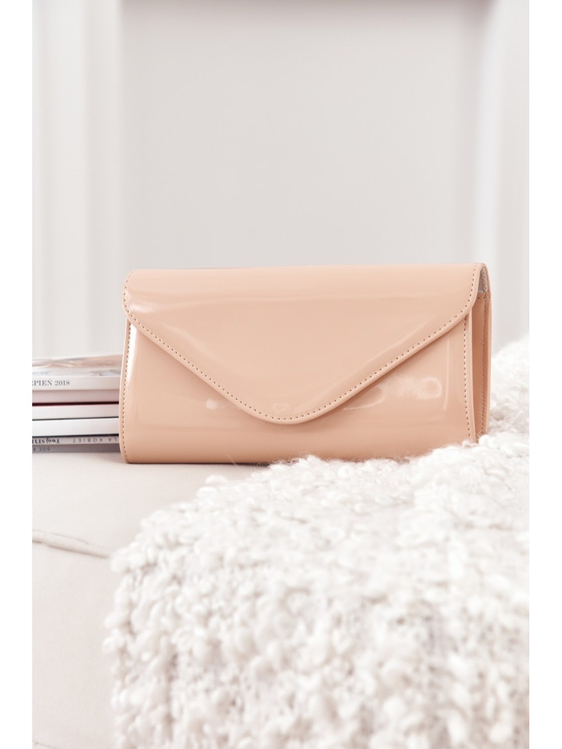 Patent light pink envelope bag TOR007